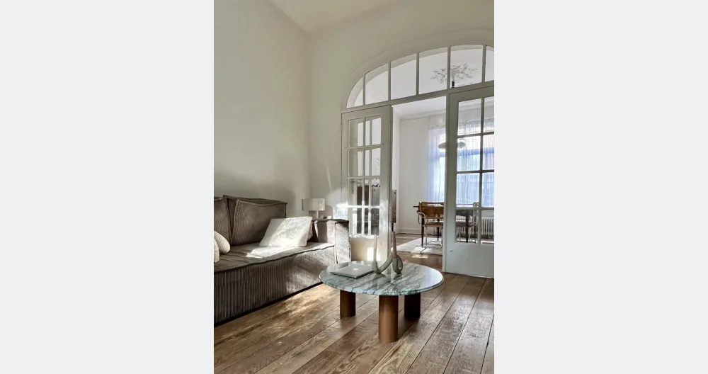 Charming renovated 1905 house with wooded garden - Picture 2