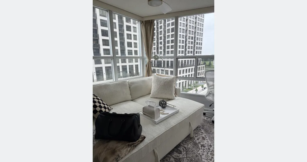 Bohemian City Condo| Heart of Mississauga - Picture 1