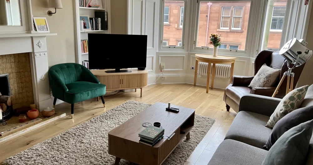 Bright and Stylish Guest Room in Central Edinburgh - Picture 2