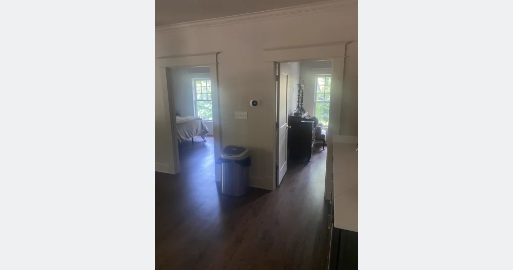 Annonce de Kevin sur misterb&b - view from the game / media room to the upstairs bedrooms
