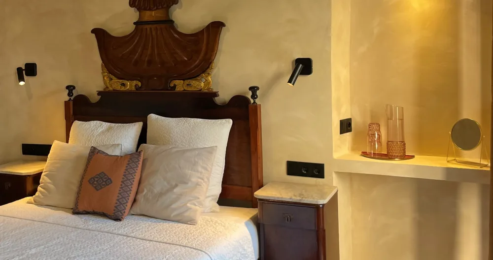 Ernestos Inserat auf misterb&b - Headboard