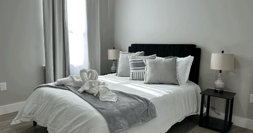 Spazioso appartamento con 1 camera da letto appena rinnovato con palestra - Foto 1