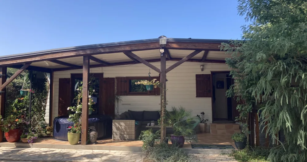 An unusual home in the hills above La Ciotat - Picture 1