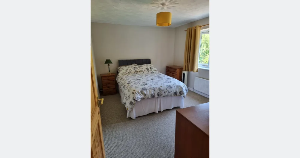 Double Room in our Glastonbury home - Picture 1
