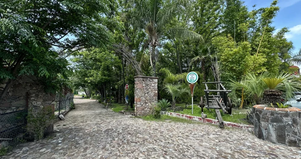 Anuncio de Joaquín santiago en misterb&b - Entrada Exterior