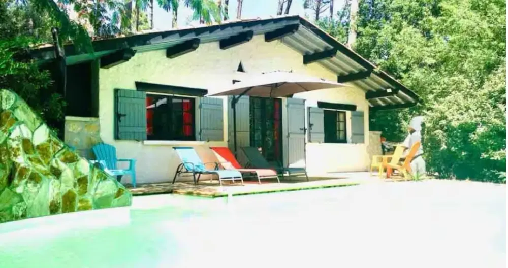 Maison et piscine nichée au cœur des pins sur le lac de Lacanau - Photo 2