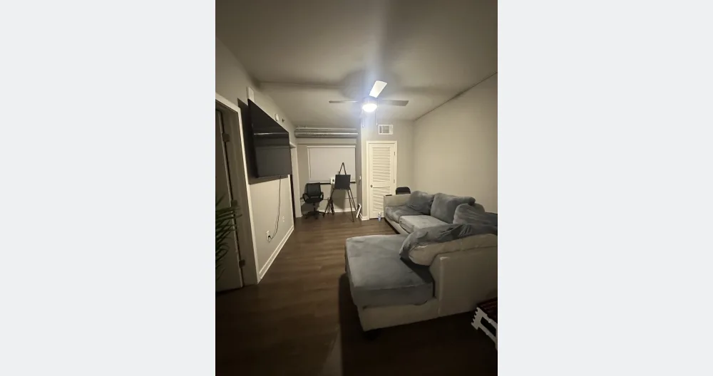 Production Pad ATL-Cozy, local, clean 1 bedroom space.Team THH   - Picture 2
