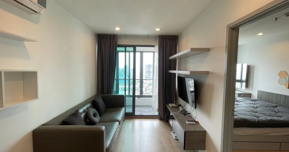 Most GAYfriendly and conveniently next to the BTS apartment in BKK! - Picture 2