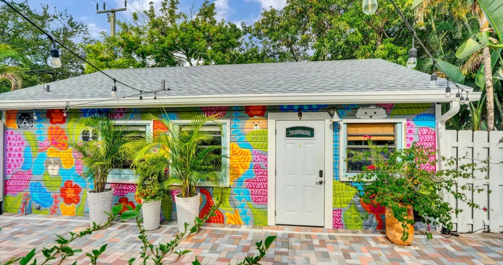 1203 Tequesta "The Cottage" - Picture 2