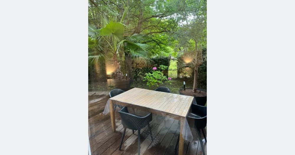 Atractivo apartamento T2 en planta baja en la orilla derecha al pie de los jardines botánicos - Foto 1
