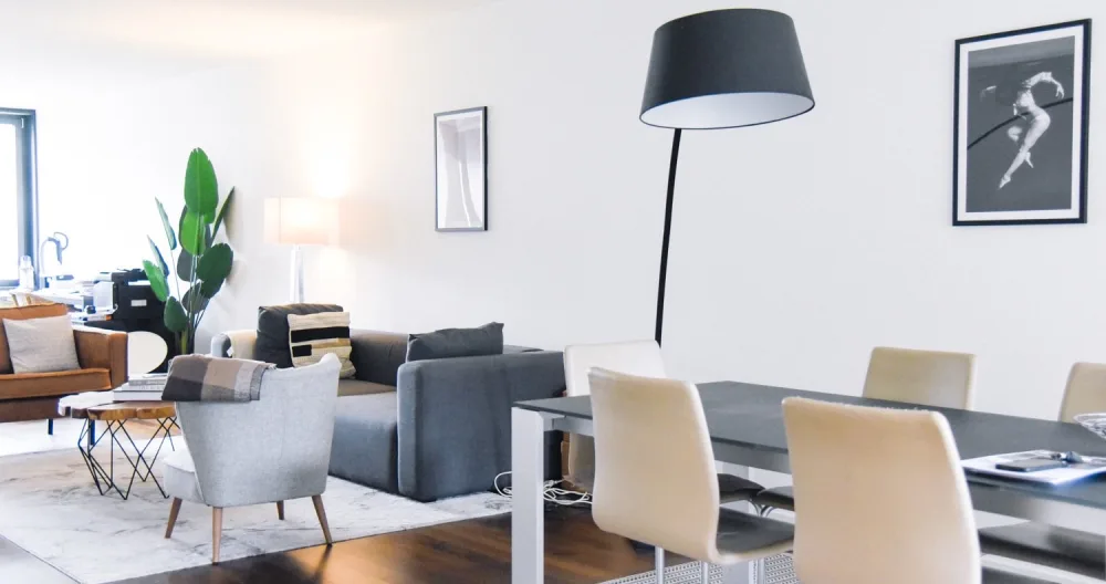 QUARTO MODERNO COM CASA DE BANHO PRIVATIVA - CIDADE - Foto 2