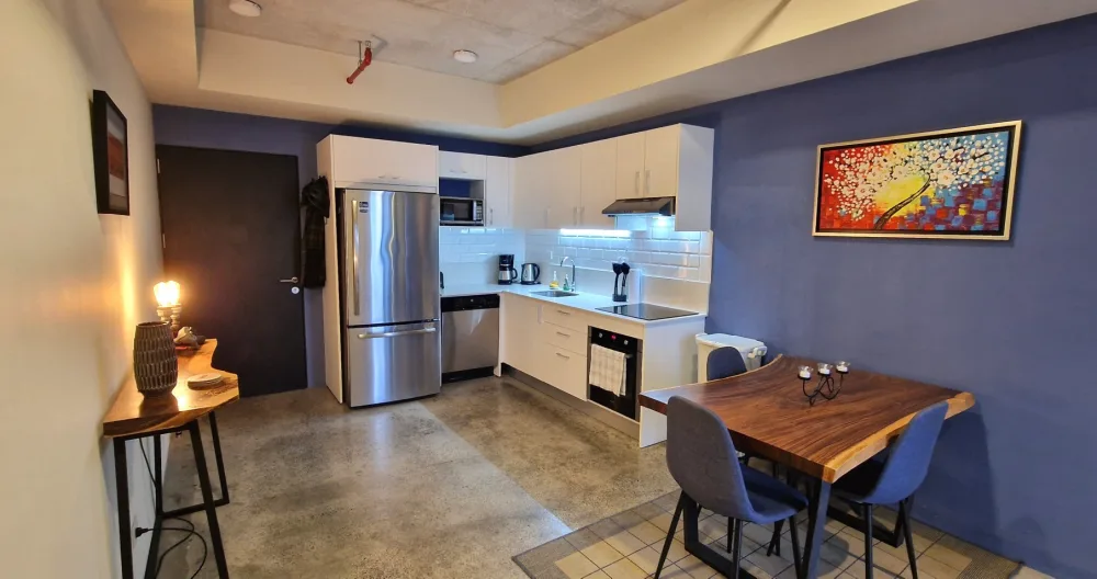 Alex & Kees's listing on misterb&b - Dining and kitchen area