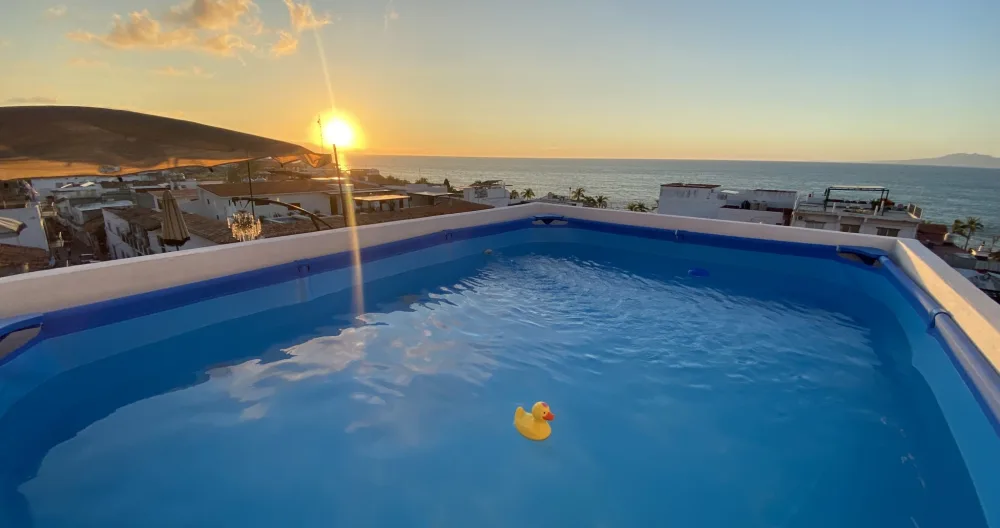 L'annuncio di Alan su misterb&b - Pool