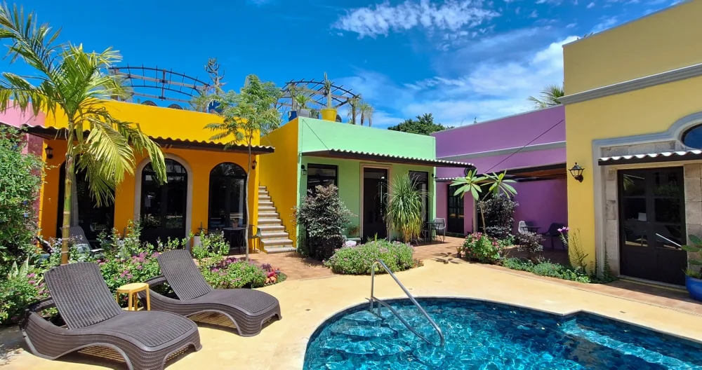 L'annuncio di Colin su misterb&b - Heated pool on the property