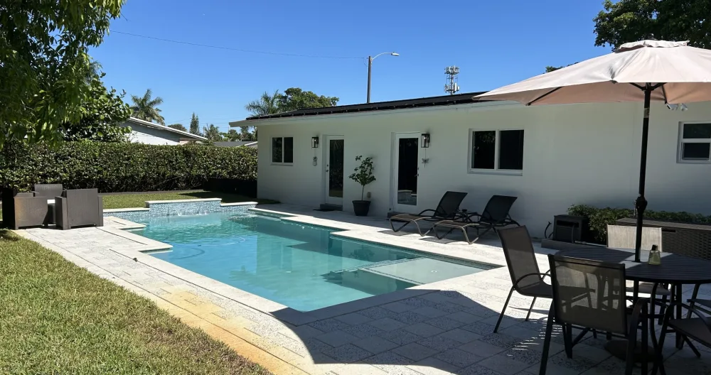 L'annuncio di Marc su misterb&b - Shared backyard pool area