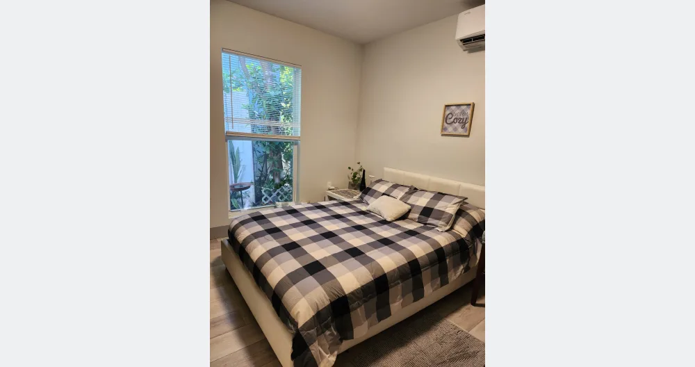 Private Bedroom & Bath close to MIA airport / Art & Design District - Picture 1