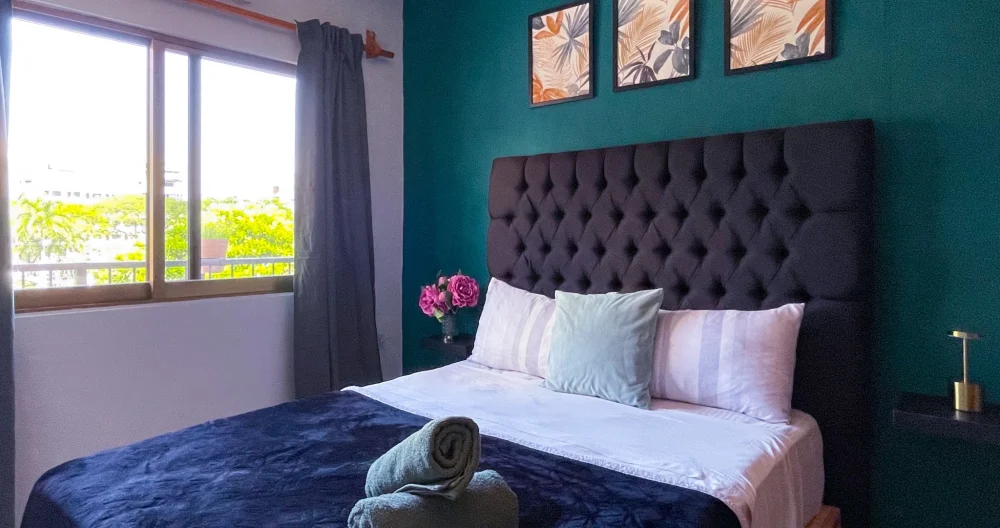 Hermosa casa remodelada a solo 50 metros de la playa "Los Muertos" - Foto 1