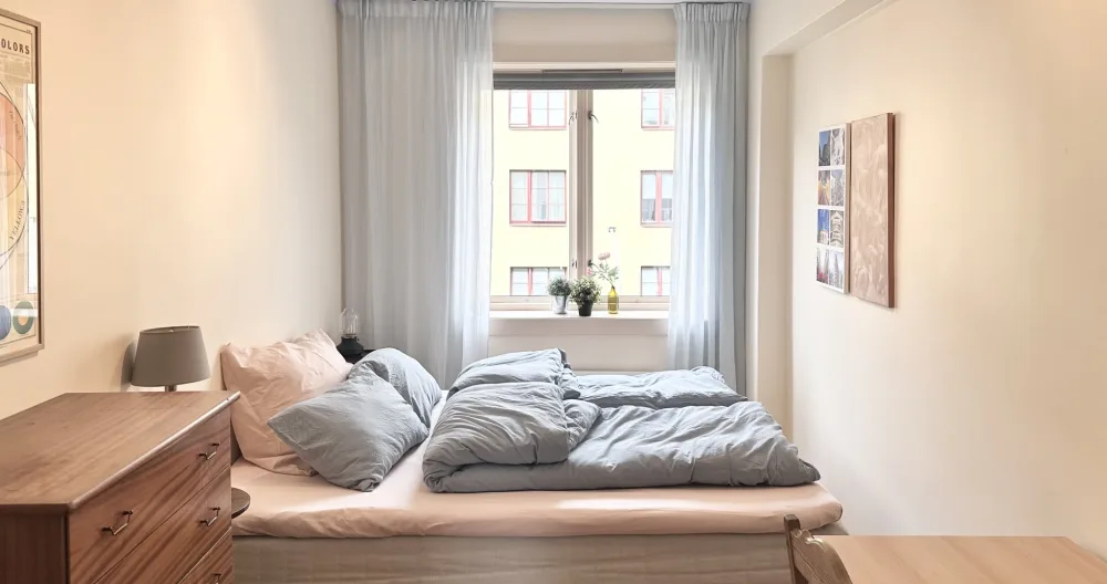 Cozy bedroom in shared apartment - Picture 1