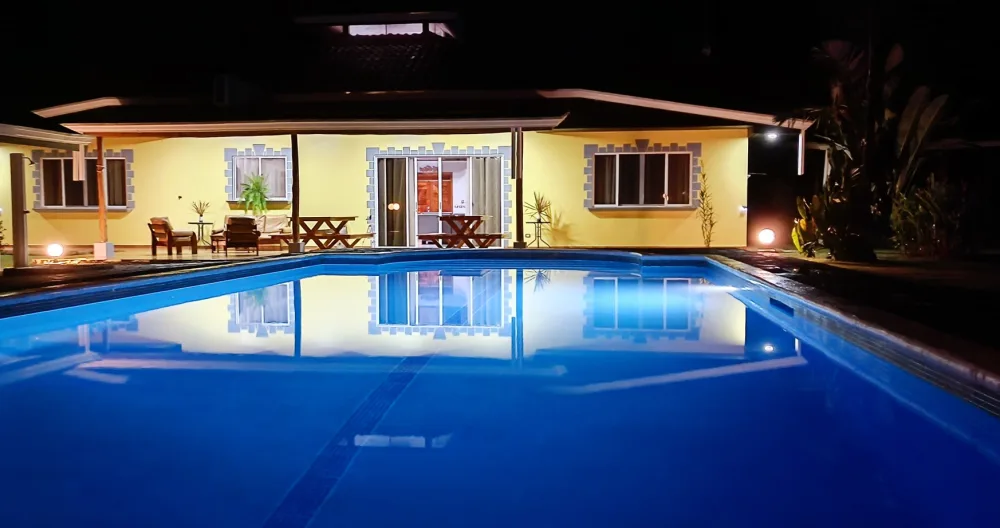 Familienvilla mit Schwimmbad, tropischen Gärten und Aussicht in La Fortuna - Foto 1