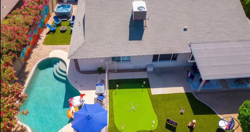 Thomass Inserat auf misterb&b - Backyard arial