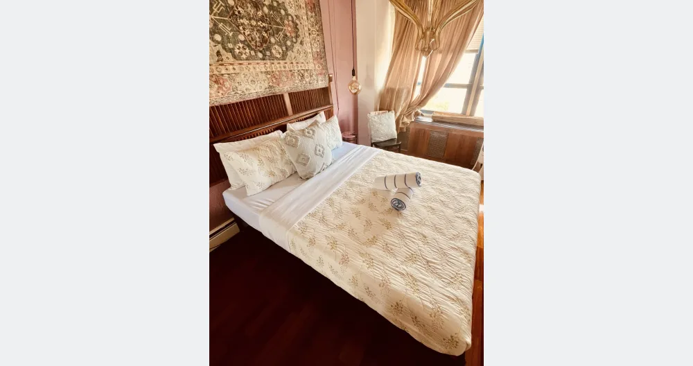 1 Bedroom Boho Chic Unit - Picture 10