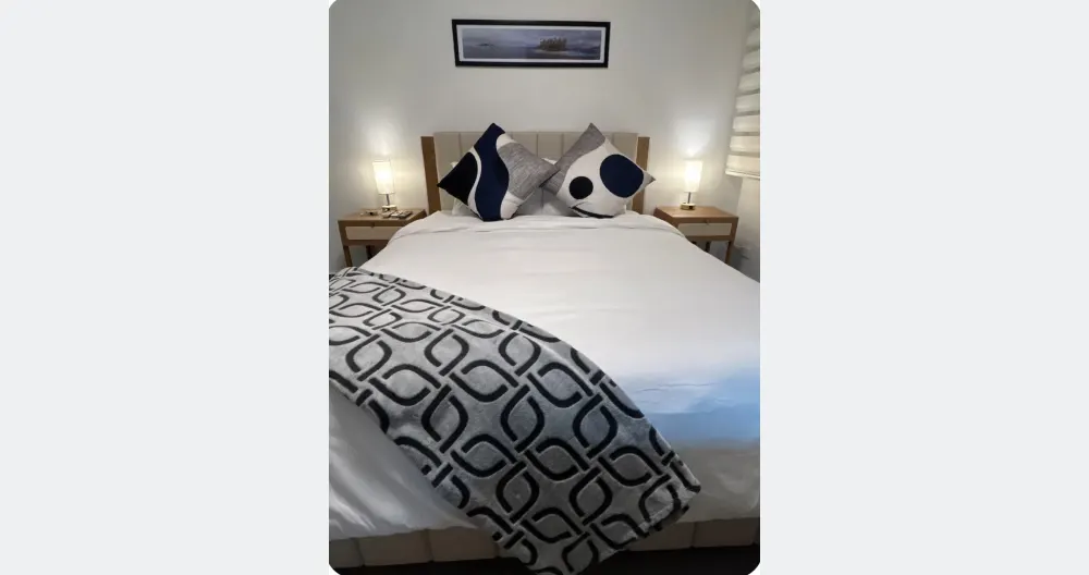 Deluxe room with private bathroom ; coffee and tea to enjoy - Picture 1
