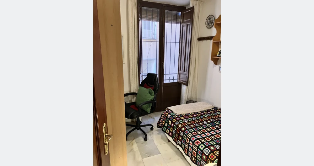 Zimmer in Zweizimmerwohnung zu vermieten. Kurzer Aufenthalt. - Foto 2
