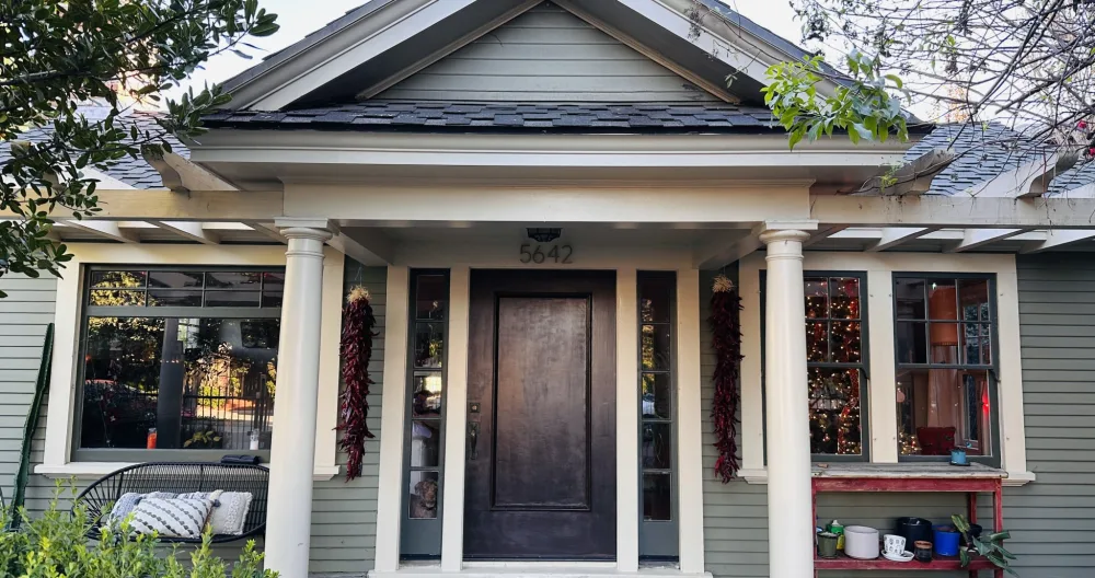 Anúncio de Gabriel em misterb&b - Main Entrance with Front Porch