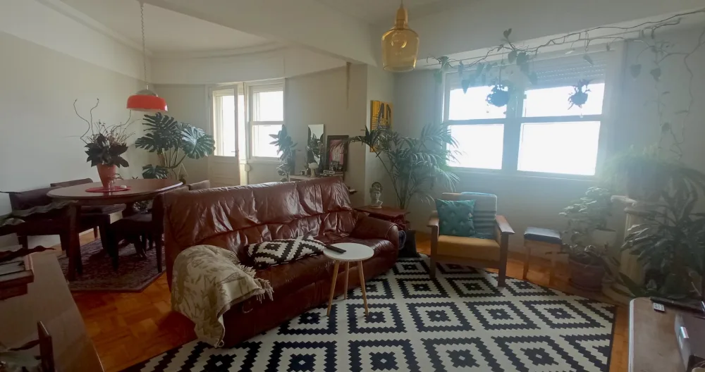 Pedro's listing on misterb&b - living room