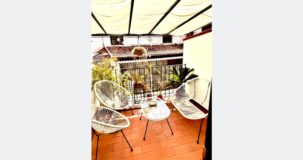 Annonce de Maurizio sur misterb&b - La terrasse ! Vivez vos soirées magiques à Palerme sur la terrasse fleurie, dans une atmosphère agréable et confortable.