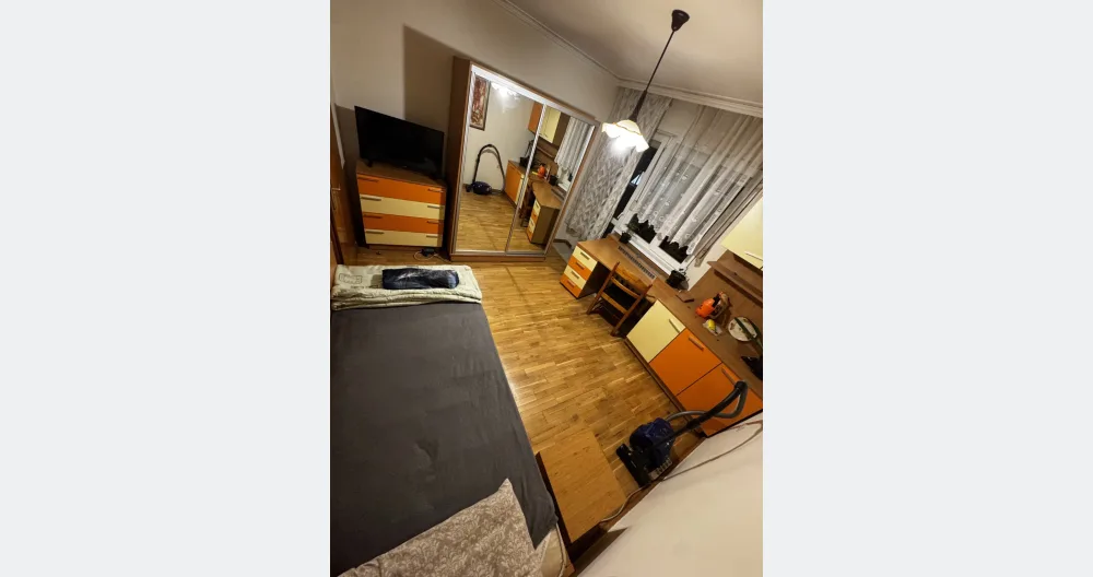 Bonita habitación en el barrio tranquilo a 10 min. del centro - Foto 1