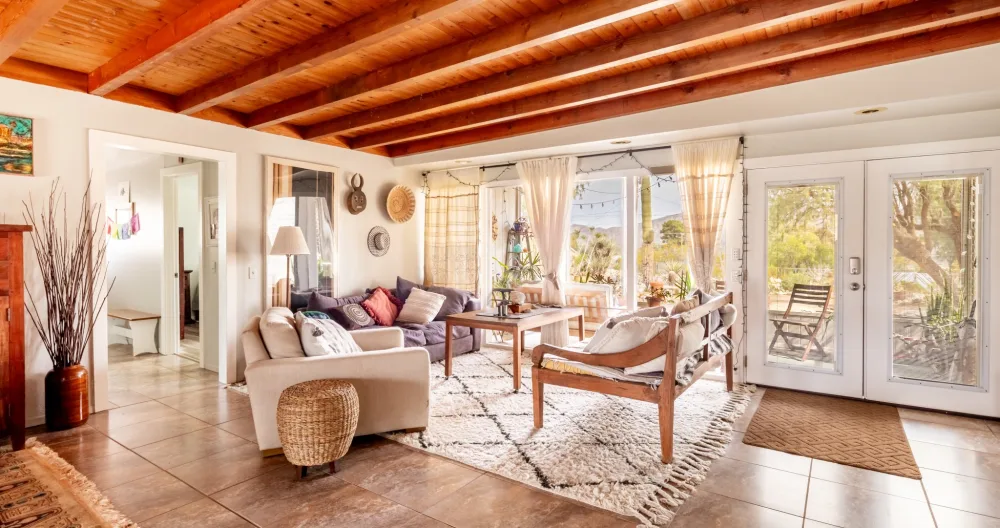 Rustic Retreat — 3ba/2b home with desert gardens - Picture 1