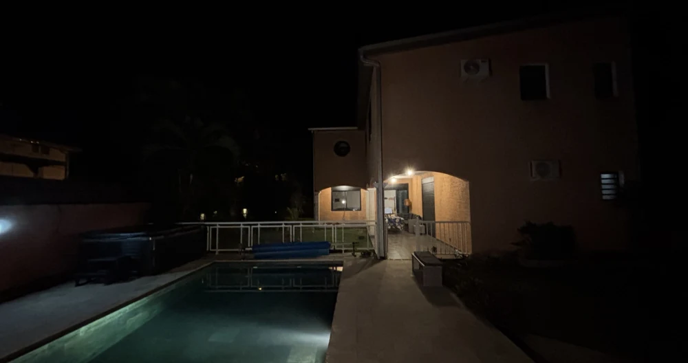 Master suite with pool and jacuzzi - Picture 1