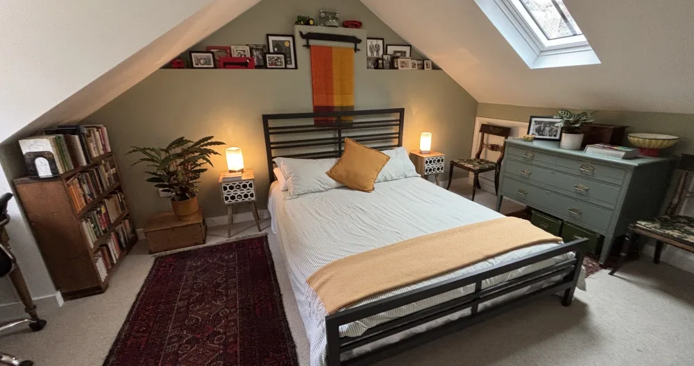 Gloriosità georgiana gay: Un letto e un bagno all'ultimo piano splendidamente soleggiati - Foto 1