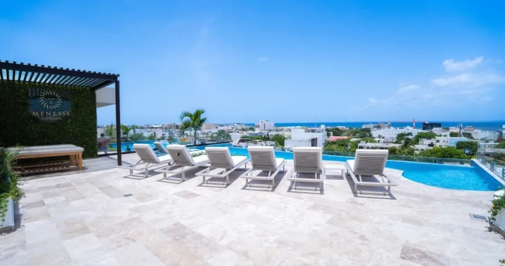 Annonce de Jacques sur misterb&b - Piscine à débordement avec terrasse sur le toit.