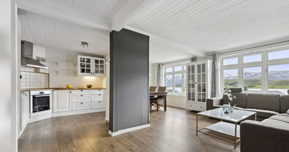 Haus inmitten der arktischen Natur - Foto 2