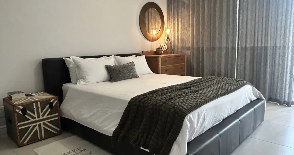 Modern Private Room in Sea Point – Steps from the Promenade - Picture 1