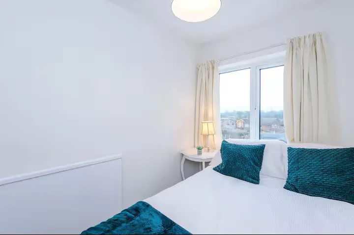 Maison de 3 chambres à coucher, avec entrepreneurs, table de billard et parking. - Photo 2