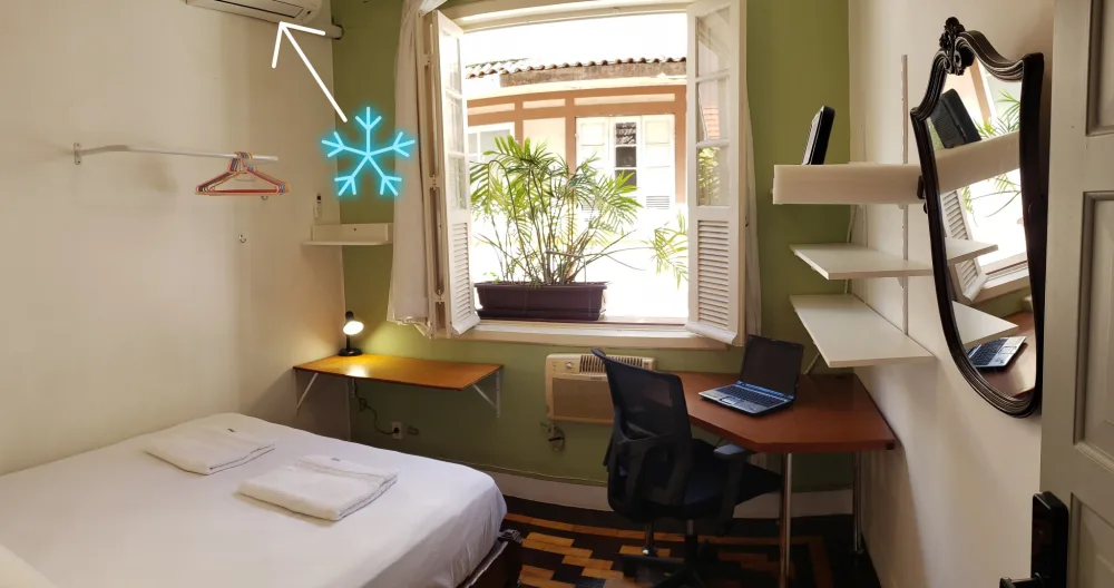 Copacabana! Room in a beautiful village of centuries-old houses! - Picture 1