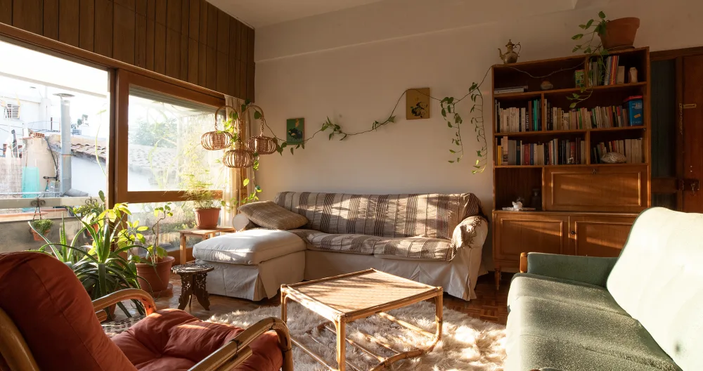 Habitación en luminoso apartamento de los años 70 en el casco antiguo. - Foto 2