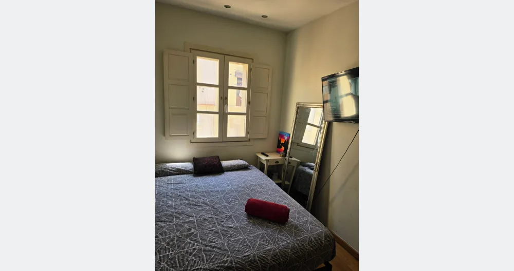 Charming Private Room in Barcelona Center  - Picture 2