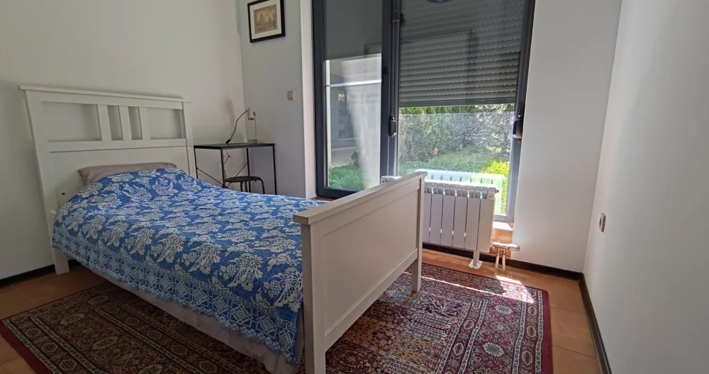 Victor's listing on misterb&b - bedroom with small working space 