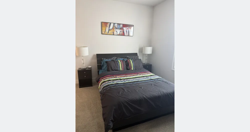 Belle chambre avec salle de bain privée. - Photo 2