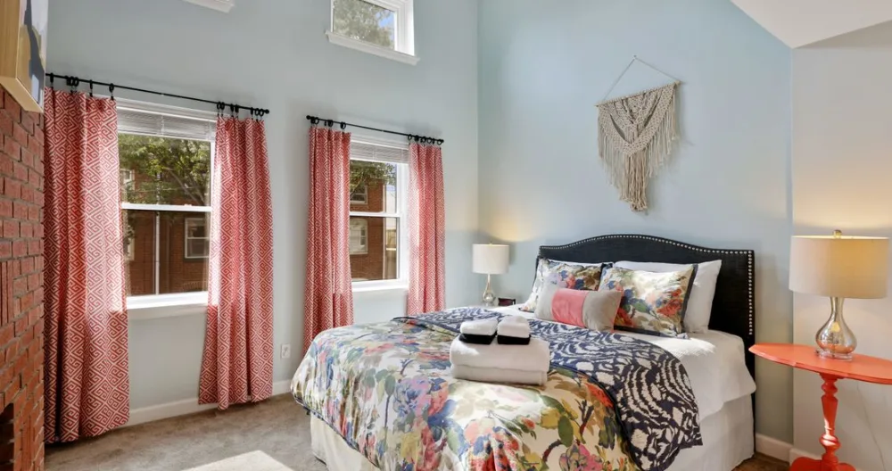 Fells Point | 2 Bedroom | Fenced-in Yard - Picture 1