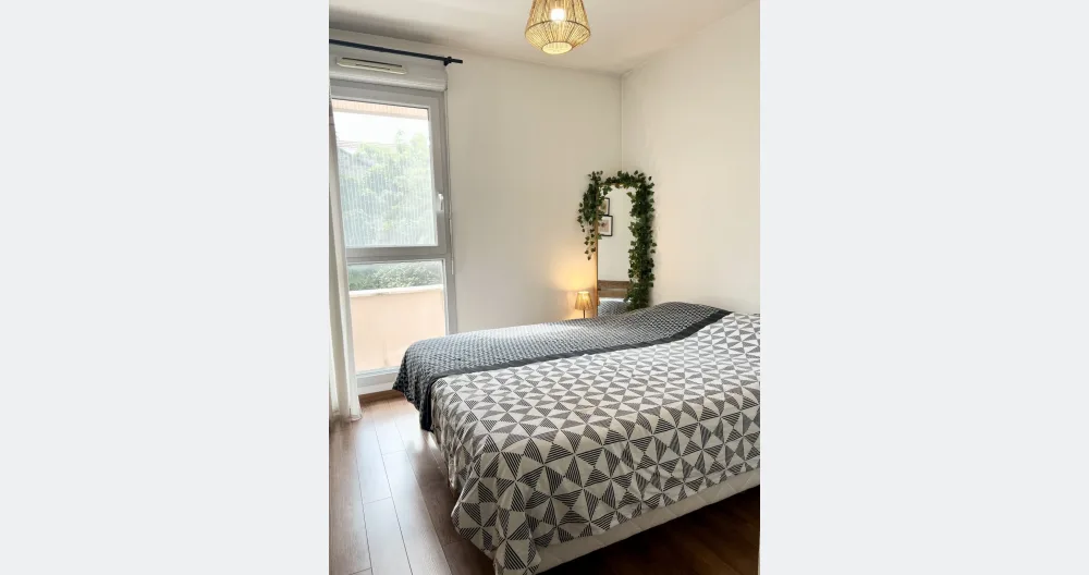 Cosy room Lyon | Tram direct Lyon center - Picture 1