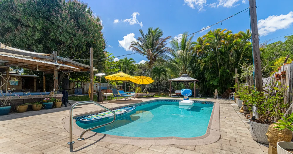 James's listing on misterb&b - Nothing beats relaxing at this pool pure bliss and peace