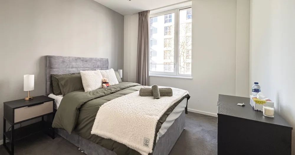 Vincent's listing on misterb&b - Warm and comfy double bedroom with natural light.