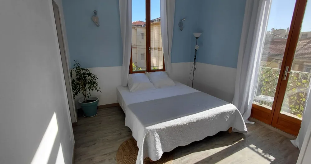 Cozy, air-conditioned room, private bathroom, balcony - Picture 1