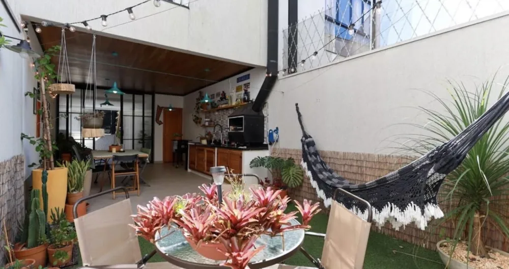 Gemütliches Zimmer in einem geräumigen Haus mit Hinterhof und Grillplatz. - Foto 2