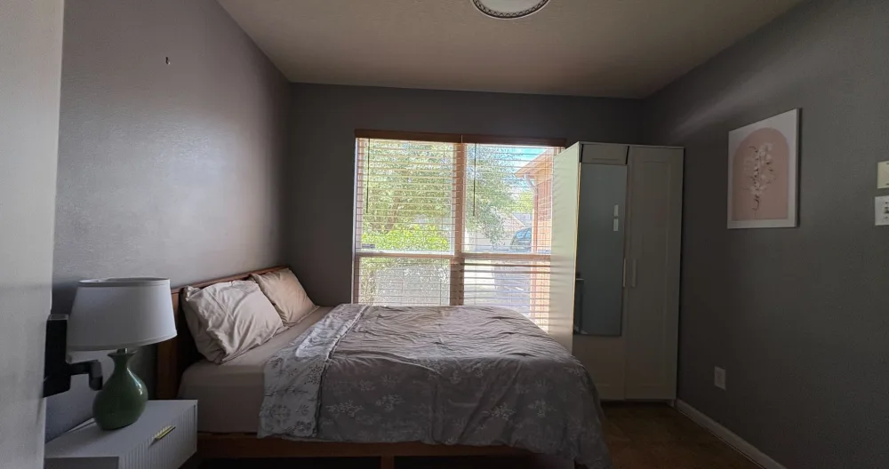 Cozy Private Room in Friendly Home with Shared Bath - Picture 2
